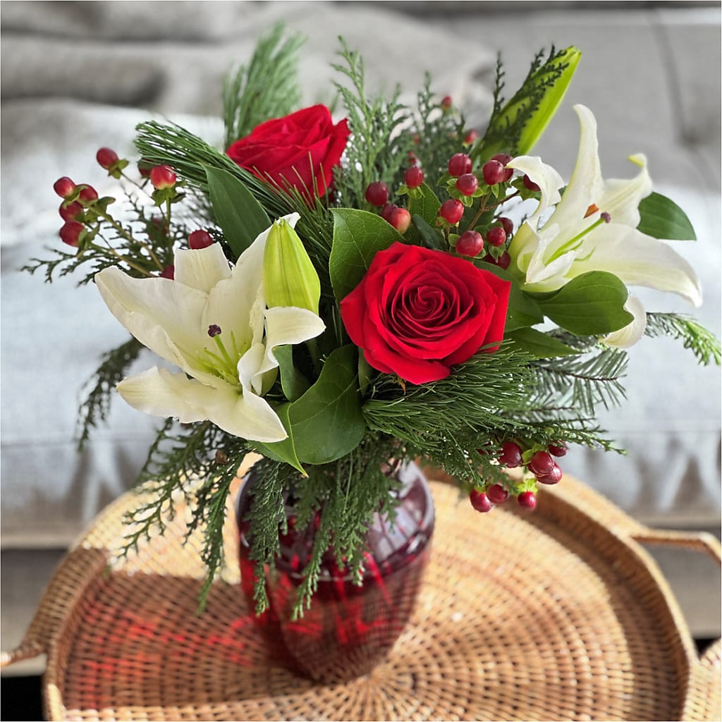 Evergreen Delight Bouquet – ALBRIGHT'S INC, Columbus GA